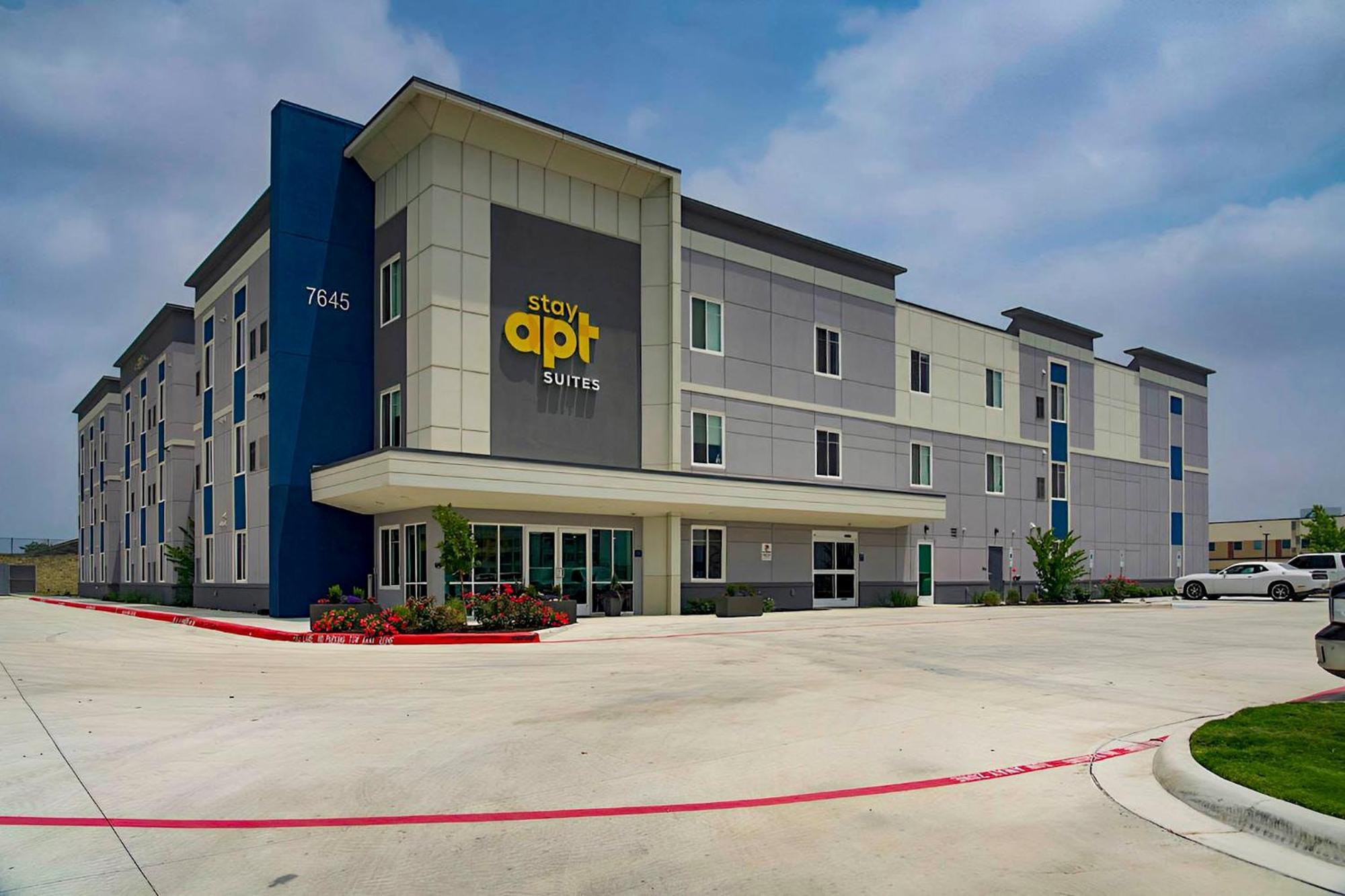 Stayapt Suites San Antonio-Randolph Live Oak Dış mekan fotoğraf